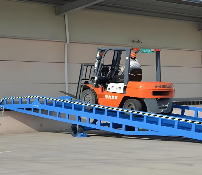 崖州移动式卸货平台（叉车用）
